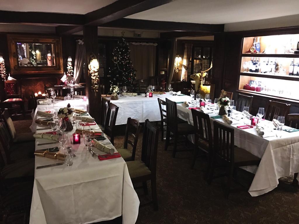 The Lion Hotel Buckden  Eksteriør billede