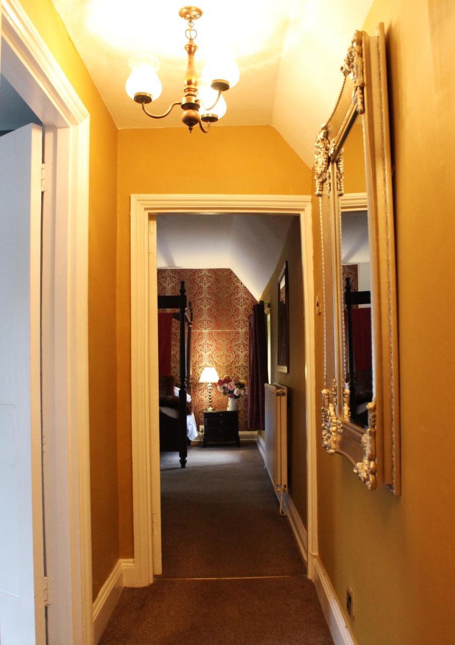 The Lion Hotel Buckden  Eksteriør billede