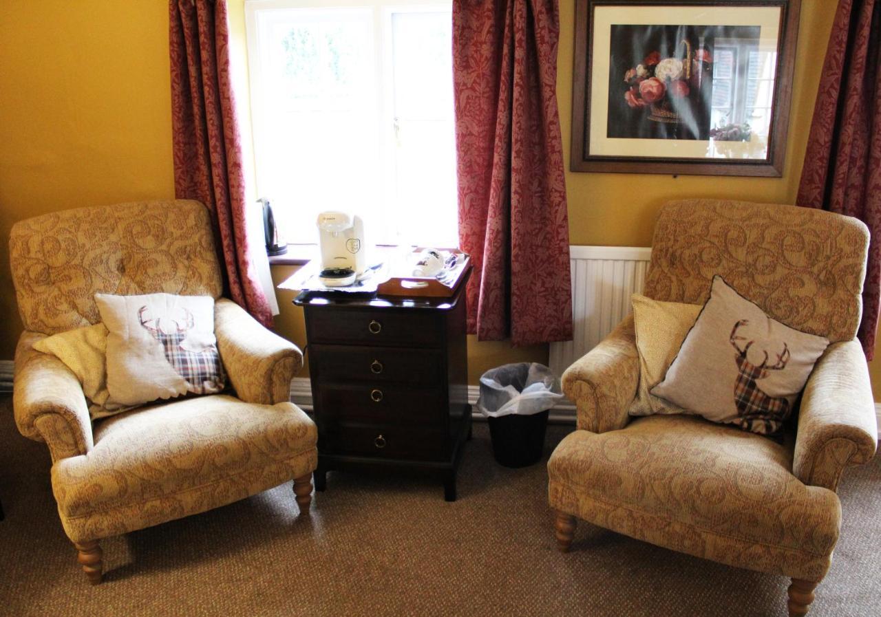 The Lion Hotel Buckden  Eksteriør billede