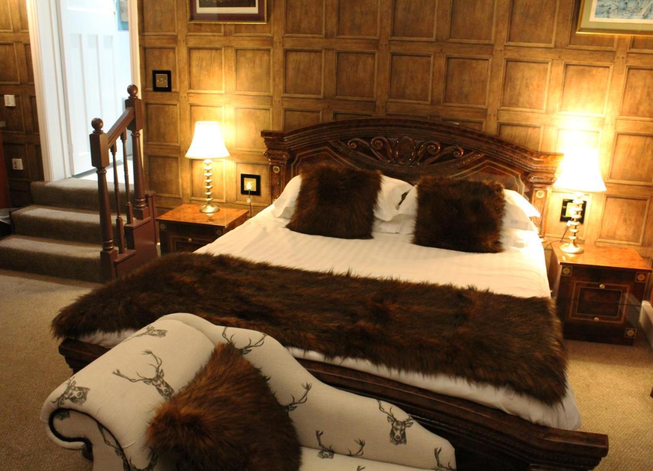 The Lion Hotel Buckden  Eksteriør billede